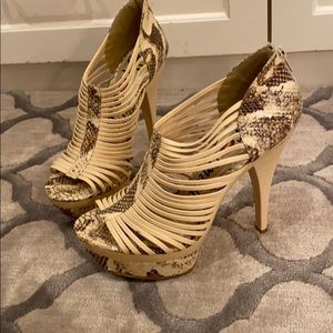 Snake skin platform heel sandals - comfy size 10